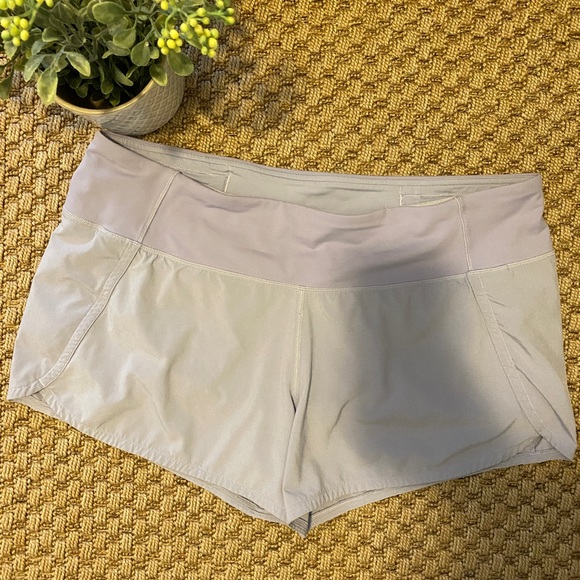 Lululemon Speed Up Shorts Silver Lilac - Picture 4 of 7